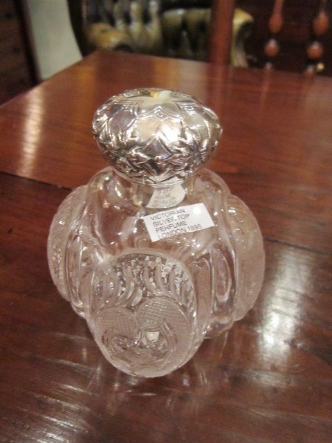 Quality Victorian Silver Topped Scent Bottle