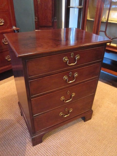 Small Quality George III Mahogany Chest of Drawers