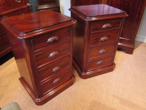 Superb Pair of Victorian Mahogany Bedside Cabinets