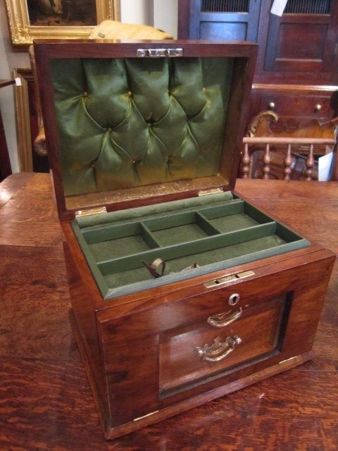High Quality Victorian Walnut Jewellery Box
