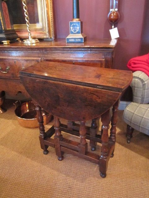 Period Early Georgian Small Oak Gateleg Table