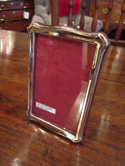 Quality George V Silver Shaped Photo Frame