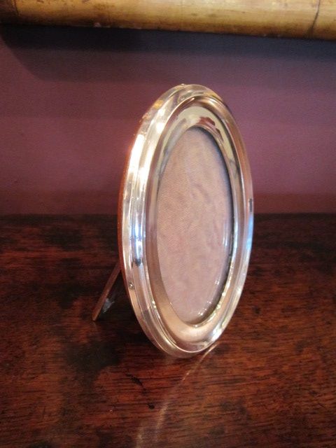 Quality George V Silver Oval Photo Frame
