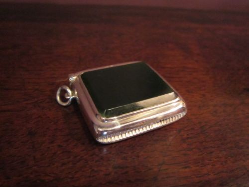 Immaculate George V Silver & Agate Vesta