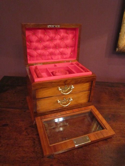 Top Quality Victorian Walnut Jewellery Box