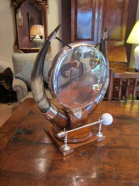 High Quality Victorian Horn & Oak Dinner Gong