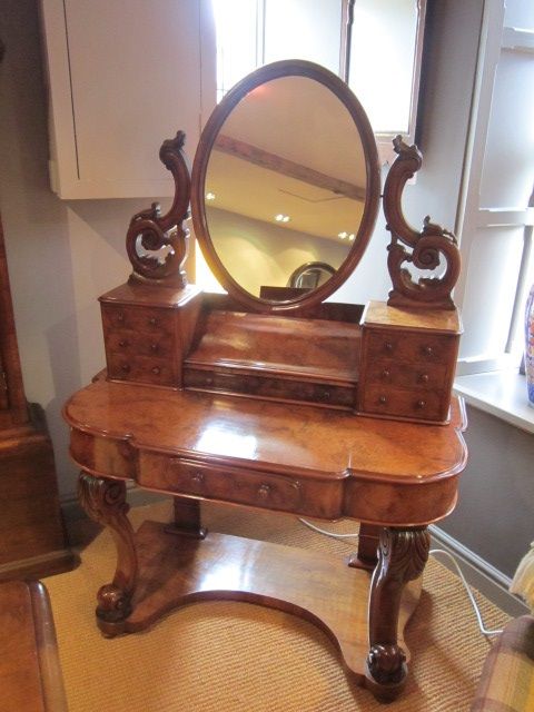 Top Quality Victorian Walnut 'Duchess' Dressing Table
