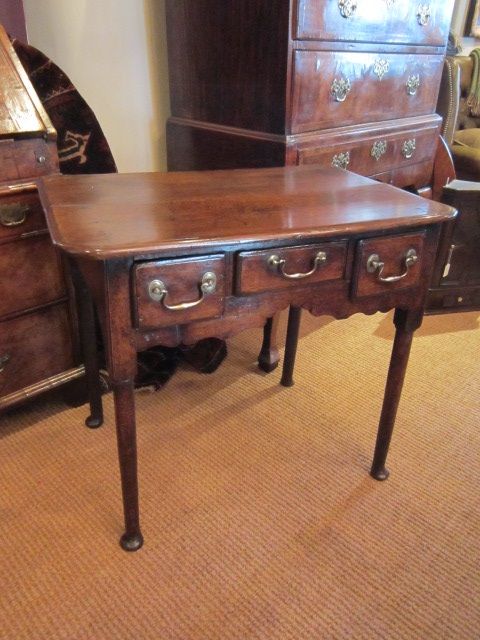 Elegant George III Period Oak Lowboy