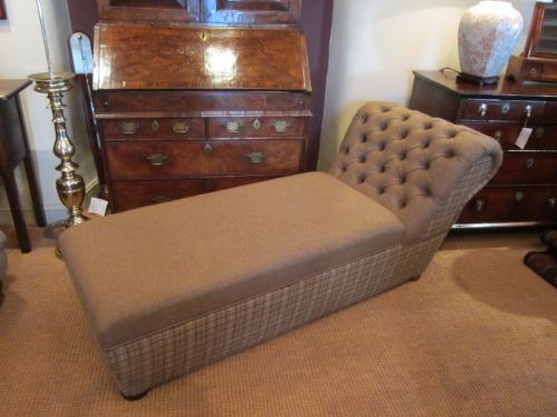 Superb Victorian Upholstered Ottoman Day Bed