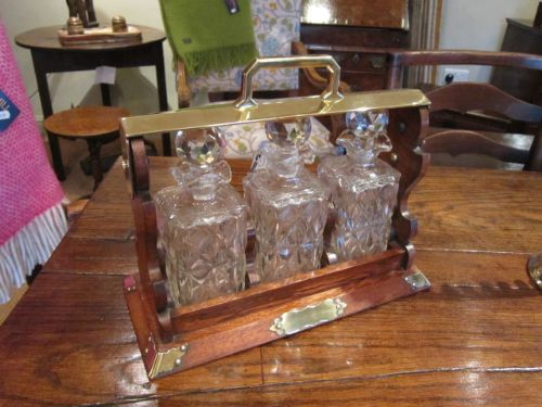 High Quality Victorian Polished Oak Tantalus