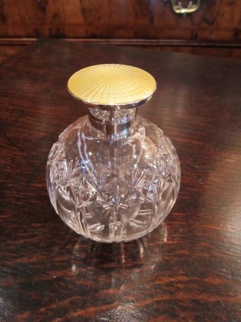 Fine George V Silver & Enamel Topped Scent