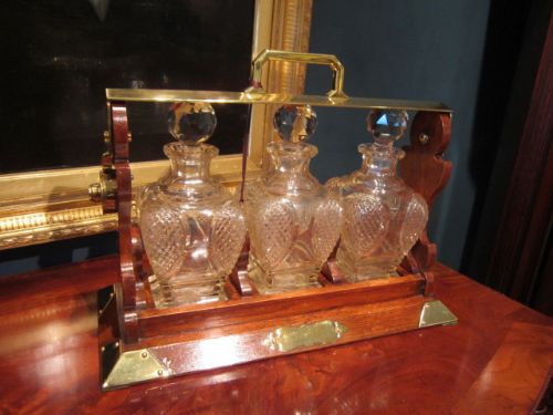Stunning Victorian Polished Oak Tantalus