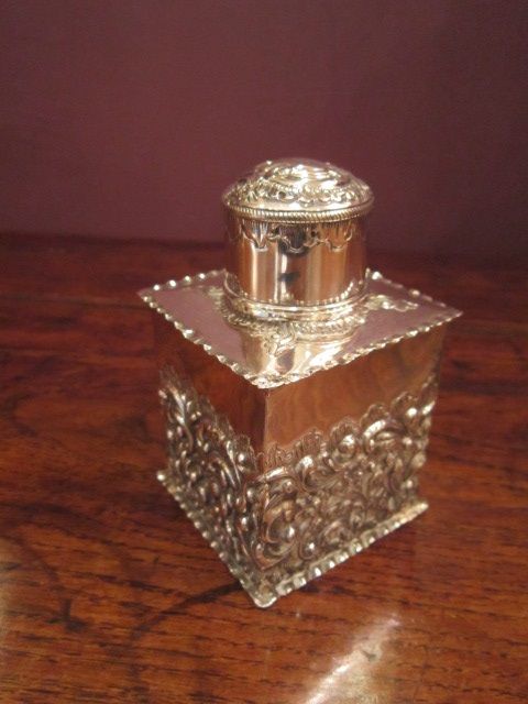 Quality Victorian Embossed Silver Tea Caddy