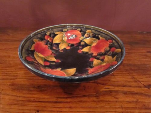 Moorcroft Pomegranate Rimmed Edge Bowl