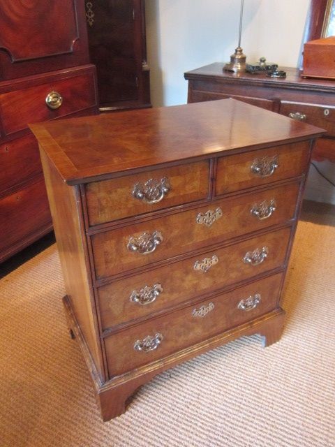 Fine & Small George I Style Walnut Chest of Drawers