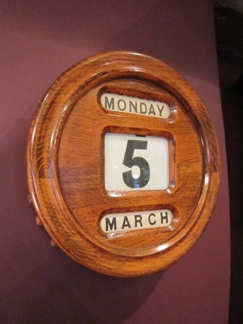 High Quality Victorian Polished Oak Wall Calendar