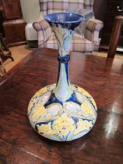 Art Nouveau Mcintyre Moorcroft Daffodil Vase