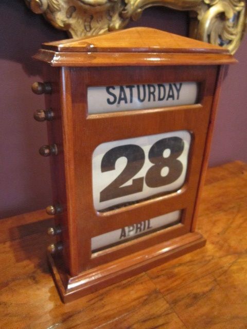 Large Victorian Gwr Polished Walnut Desk Calendar
