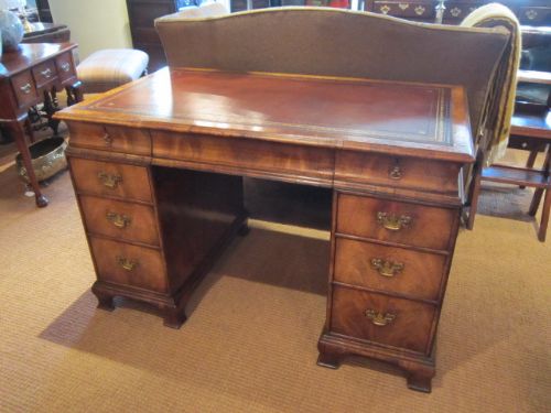 Top Quality 19th Century Walnut Pedestal Desk