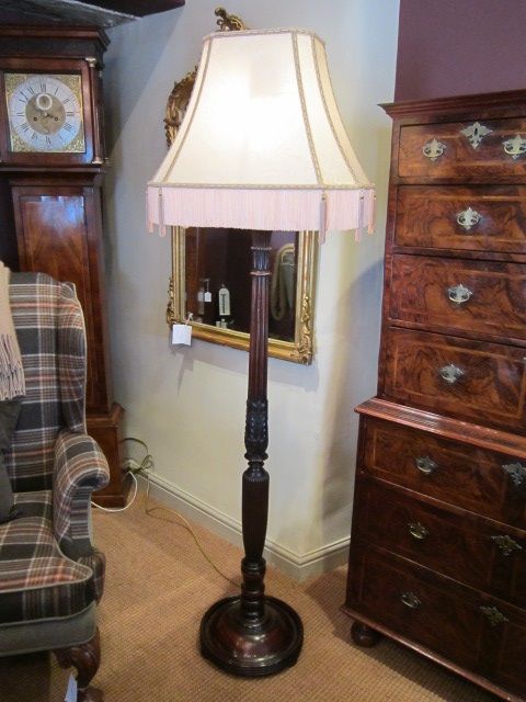 Stylish Edwardian Polished Mahogany Lamp Standard