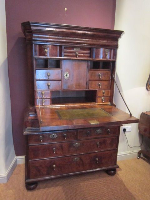 Stunning William & Mary Period Figured Walnut Escretoire