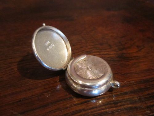 Immaculate Edwardian Solid Silver Sovereign Case