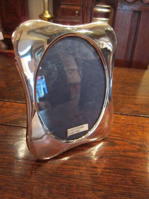 Top Quality Edwardian Period Silver Oval Photo Frame
