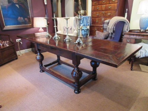 Stunning William & Mary Period Extending Refectory Table