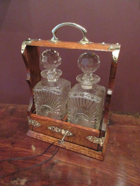 Top Quality Victorian Oak Two Bottle Tantalus
