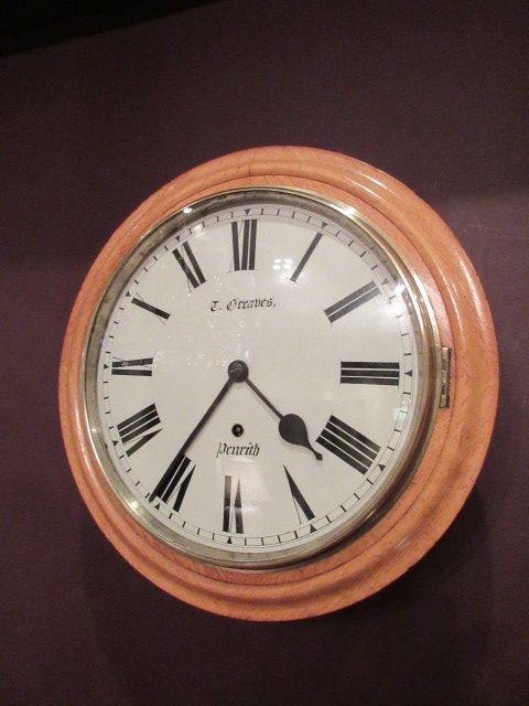 Top Quality Victorian Polished Oak Wall Clock