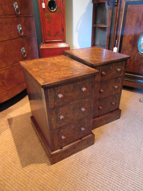 Top Quality Pair of Victorian Burr Walnut Bedside Cabinets