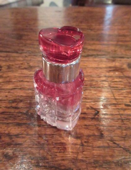 Victorian Cranberry Flashed Heart Shaped Scent