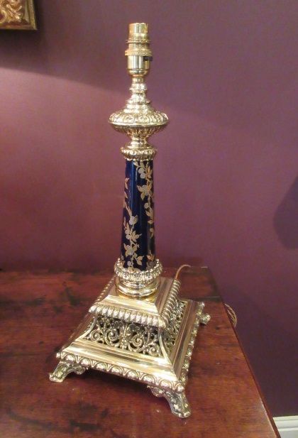 Superb Victorian Brass & Porcelain Table Lamp