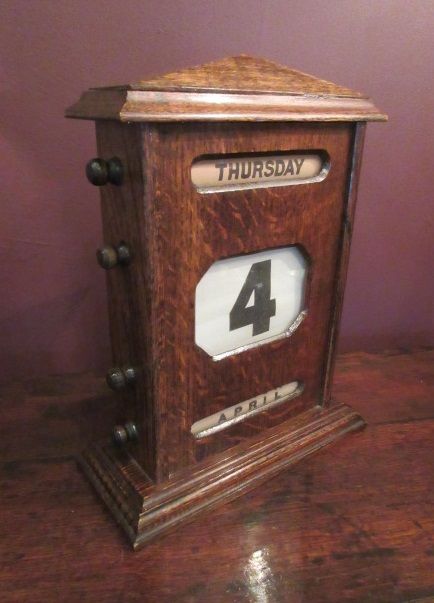 Large Victorian Polished Oak Perpetual Desk Calendar