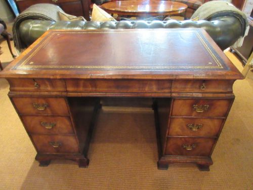 Superb 19th Century Figured Walnut Pedestal Desk