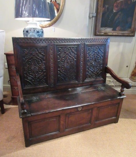 Early Period Oak Three Panel Settle.c.1700