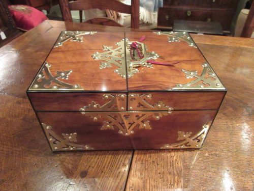 Superb Mid Victorian Walnut Jewellery Box