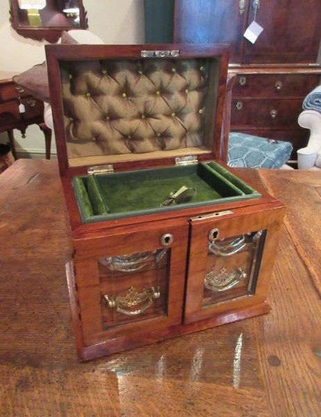 Superb Mid Victorian Figured Walnut Jewellery Box