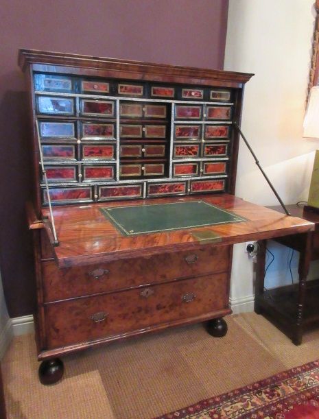 Outstanding William & Mary Period Walnut Escritoire