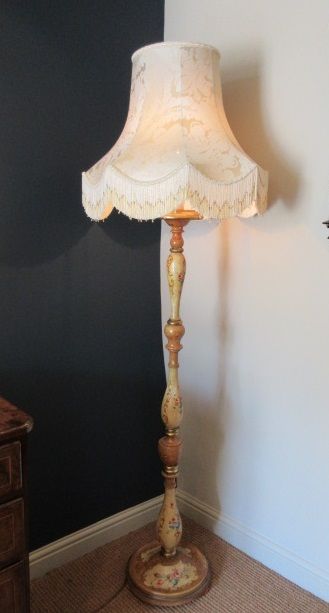 Edwardian Antique Cream  Chinoiserie Lamp Standard