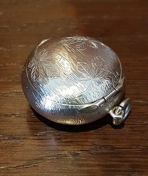 Superb Victorian Antique Silver Engraved Snuff