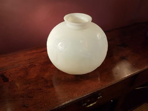 Impressive 1920'S Lalique ' Poissons' Opalescent Vase