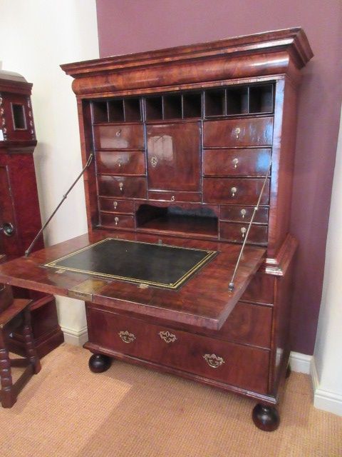 Stunning William & Mary Figured Walnut Inlaid Escritoire