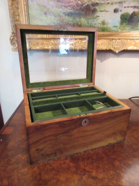 Superb Antique Figured Walnut Jewellery Box