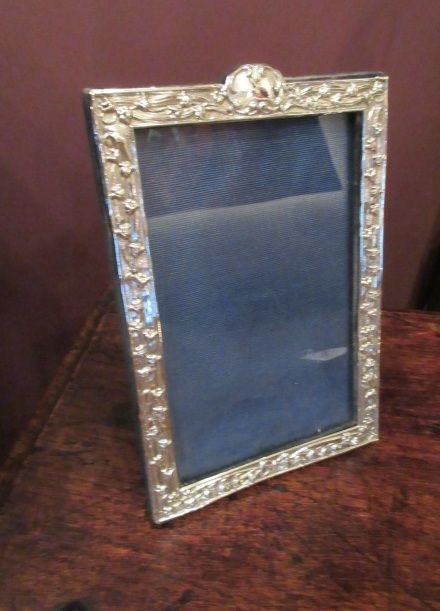 Antique Silver Lily Surround Photo Frame