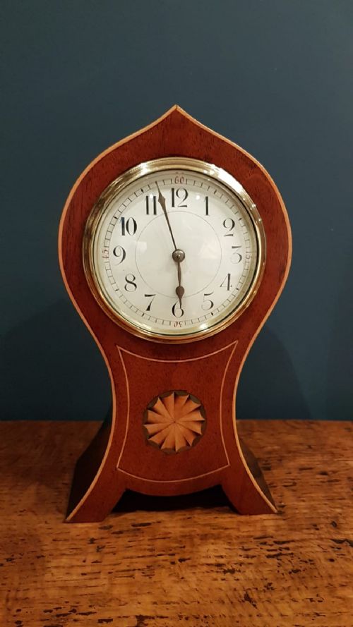 Superb Edwardian Keyhole Shaped Mantel Clock