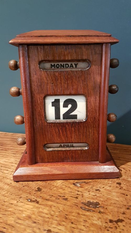 Original 1920'S Walnut Perpetual Desk Calendar