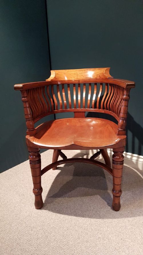 Top Quality Victorian Walnut Desk Chair