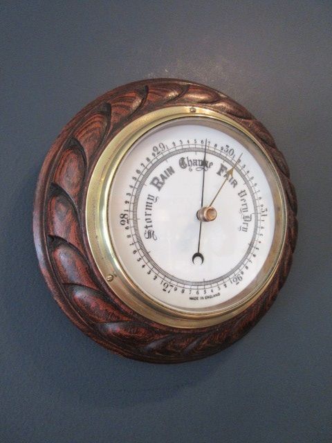 Antique Polished Oak Ribbed Surround Barometer
