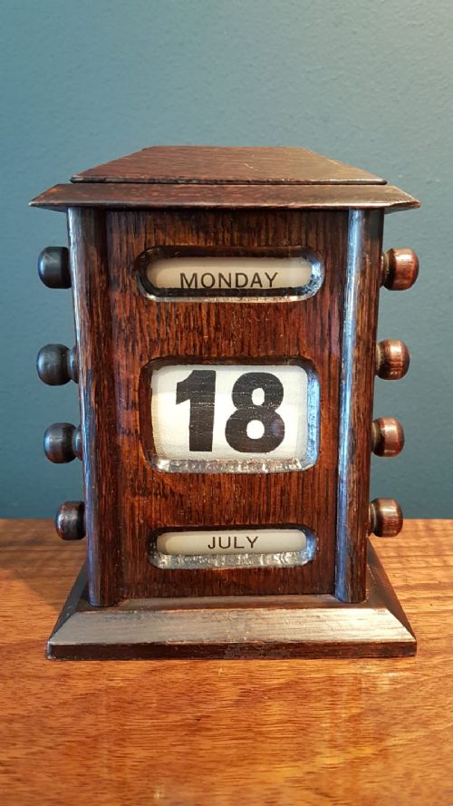 Edwardian Oak Perpetual Desk Calendar